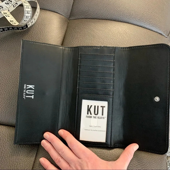 Kut From The  Kloth Slim Striped Wallet Black White - Picture 8 of 15